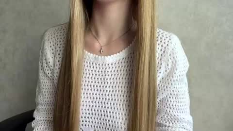 Snapshot of adriannemuldowney chatting on 06-28-26, 12:33 Caroline online show from 06-28-26, 12:33