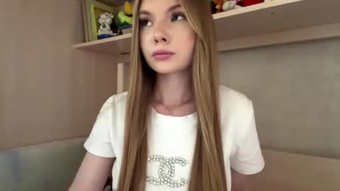 Snapshot of adriannemuldowney chatting on 07-03-26, 03:18 Caroline online show from 07-03-26, 03:18