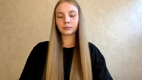 Snapshot of adriannemuldowney chatting on 08-01-26, 03:55 Caroline online show from 08-01-26, 03:55