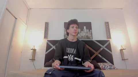 Adrian online show from 11-04-25, 04:11