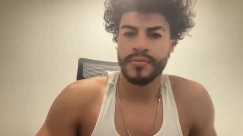 adriano guapo online show from 11-30-25, 01:09