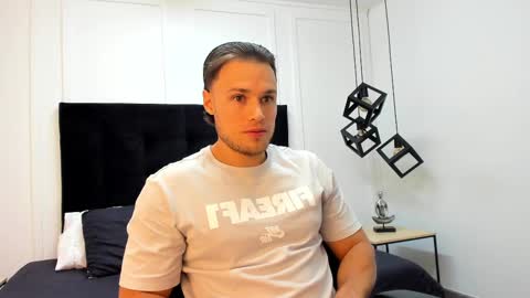 Adrein Roche online show from 01-19-25, 11:10