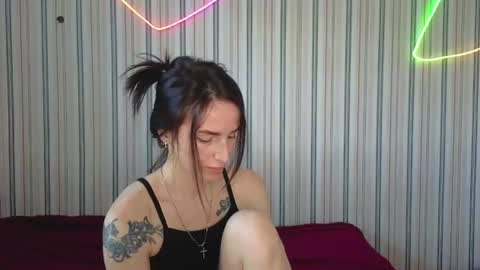 Snapshot of adrihanna chatting on 06-25-26, 05:45 Adriana online show from 06-25-26, 05:45