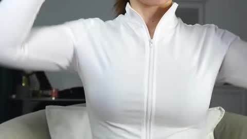 Snapshot of aelia_anara chatting on 10-07-25, 03:47 Aelia online show from 10-07-25, 03:47