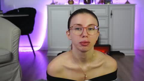 Snapshot of aelia_anara chatting on 10-17-25, 04:48 Aelia online show from 10-17-25, 04:48