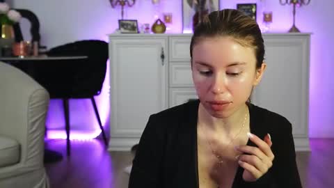 Snapshot of aelia_anara chatting on 11-01-25, 03:30 Aelia online show from 11-01-25, 03:30