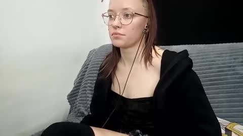 Snapshot of aelita_night chatting on 01-10-25, 09:31 aelita_night online show from 01-10-25, 09:31