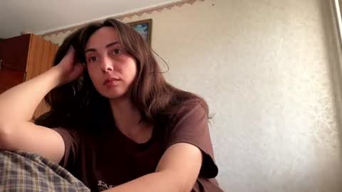 Snapshot of aevra chatting on 07-23-26, 04:05 vegans taste better online show from 07-23-26, 04:05