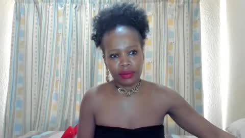 Snapshot of aficangagqueen chatting on 09-29-25, 08:30 AfricanSquirtQueen online show from 09-29-25, 08:30
