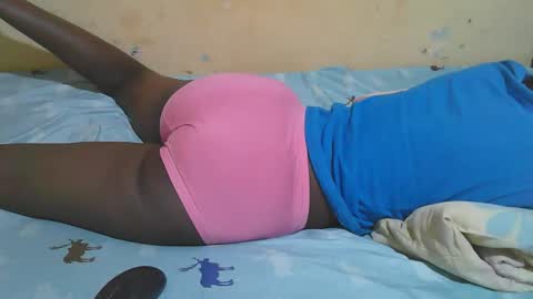 Snapshot of african_pussy2 chatting on 11-17-25, 06:41 african_pussy2 online show from 11-17-25, 06:41
