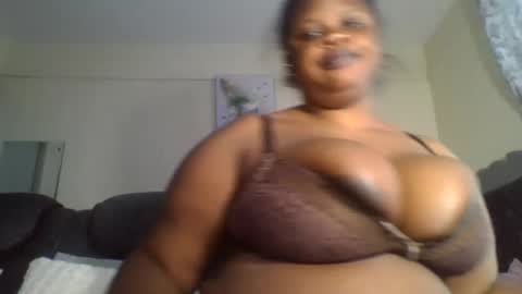 Snapshot of africanpopi chatting on 06-14-26, 08:38 africanpopi online show from 06-14-26, 08:38