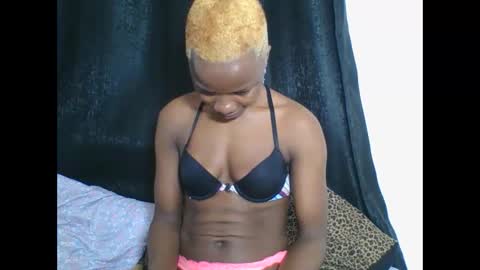 Snapshot of africanprincess24 chatting on 09-21-25, 11:45 PHOEBE online show from 09-21-25, 11:45