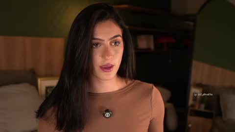 Snapshot of afrodita__25 chatting on 05-21-26, 11:12 Emma online show from 05-21-26, 11:12
