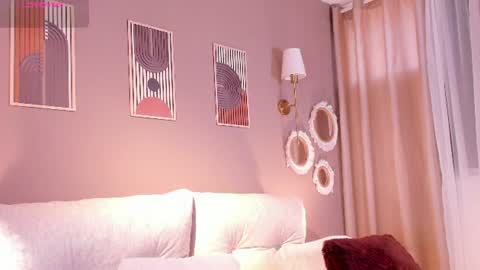 Snapshot of agata_laurent_ chatting on 06-28-26, 11:00 Agata Lauret online show from 06-28-26, 11:00