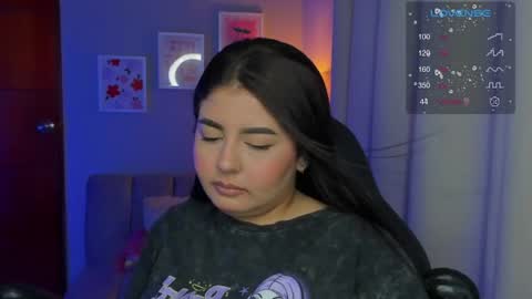 Snapshot of agatha_riccie chatting on 06-19-26, 06:40 Cat online show from 06-19-26, 06:40