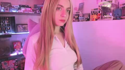 Camila     2 online show from 01-14-25, 07:21