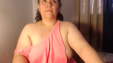 Snapshot of agathaaaa chatting on 05-10-26, 11:15 online show from 05-10-26, 11:15