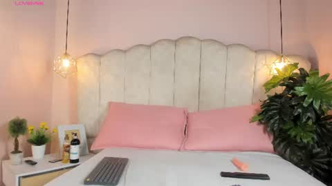 Snapshot of agathablackwood chatting on 06-24-26, 11:42 Agatha Blackwood online show from 06-24-26, 11:42