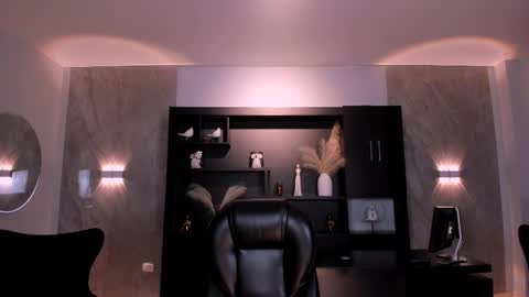 Agatha online show from 03-23-26, 12:03