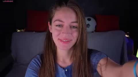 Snapshot of agnes_wells chatting on 06-15-26, 01:08 agnes wells online show from 06-15-26, 01:08