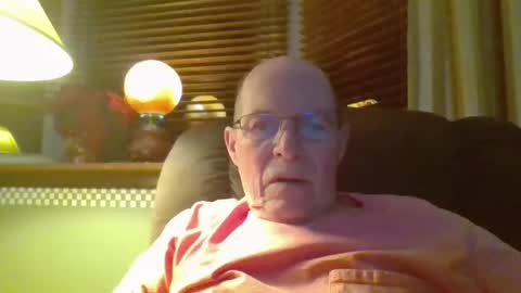 aguynrkfrd online show from 12-22-24, 09:44