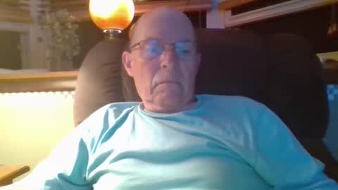 aguynrkfrd online show from 09-22-25, 09:33