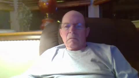 aguynrkfrd online show from 12-14-25, 09:47