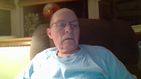 aguynrkfrd online show from 04-18-26, 08:18