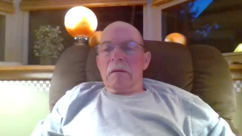 aguynrkfrd online show from 05-31-26, 09:38