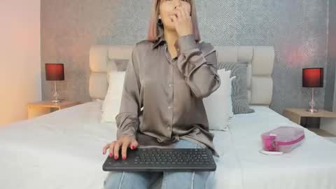 Snapshot of ah_mara chatting on 11-08-25, 11:32 Ahmara online show from 11-08-25, 11:32