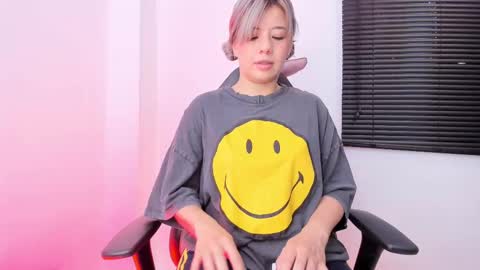 Snapshot of ah_mara chatting on 11-19-25, 11:32 Ahmara online show from 11-19-25, 11:32