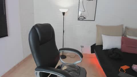 Snapshot of ah_mara chatting on 01-14-26, 11:38 Ahmara online show from 01-14-26, 11:38