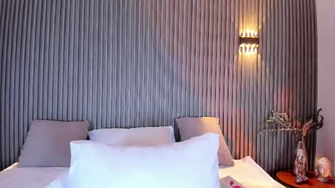 Snapshot of ahincale chatting on 07-16-26, 11:38 AHINOA online show from 07-16-26, 11:38