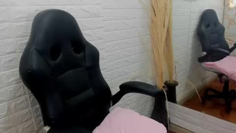 Snapshot of ahisha09 chatting on 12-05-24, 02:00 Ahisha online show from 12-05-24, 02:00