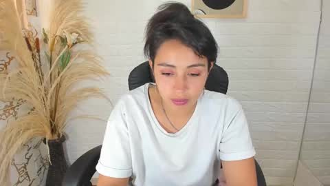 Snapshot of ahisha09 chatting on 01-26-25, 03:25 Ahisha online show from 01-26-25, 03:25