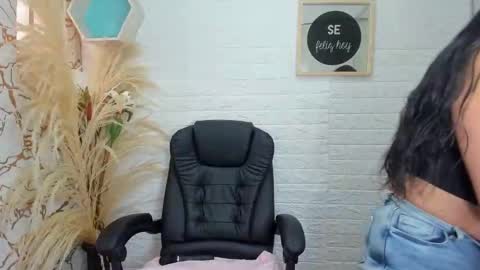 Snapshot of ahisha09 chatting on 01-27-25, 07:13 Ahisha online show from 01-27-25, 07:13