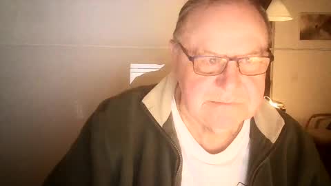 Snapshot of ahmole chatting on 12-10-24, 04:45 Ole online show from 12-10-24, 04:45