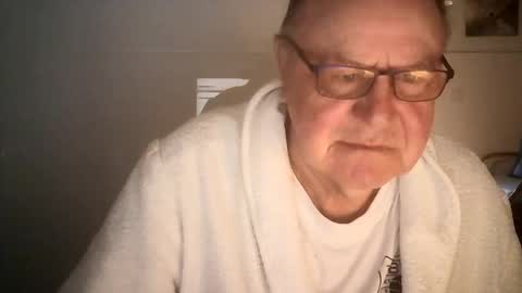 Snapshot of ahmole chatting on 12-10-24, 08:19 Ole online show from 12-10-24, 08:19