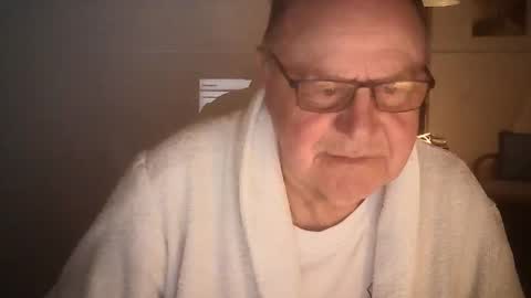 Snapshot of ahmole chatting on 12-10-24, 09:00 Ole online show from 12-10-24, 09:00