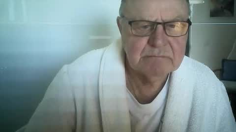 Snapshot of ahmole chatting on 12-11-24, 09:52 Ole online show from 12-11-24, 09:52