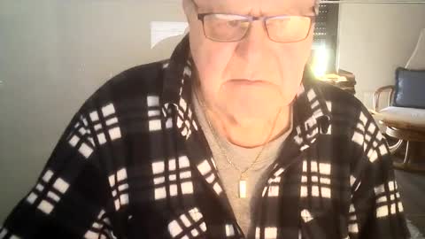 Snapshot of ahmole chatting on 12-18-24, 10:40 Ole online show from 12-18-24, 10:40