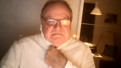 Snapshot of ahmole chatting on 12-28-24, 08:15 Ole online show from 12-28-24, 08:15