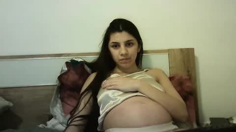 Selena online show from 10-28-25, 08:00