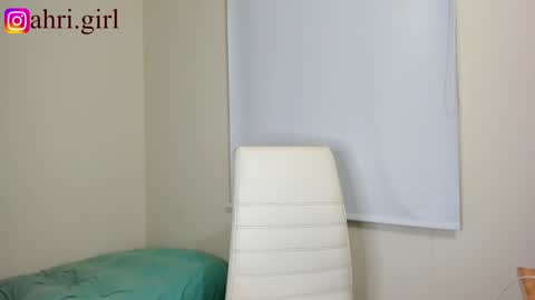 Snapshot of ahrigirl chatting on 12-17-24, 07:29 Andrea online show from 12-17-24, 07:29