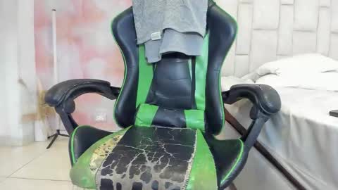 karoline  online show from 10-16-25, 05:47