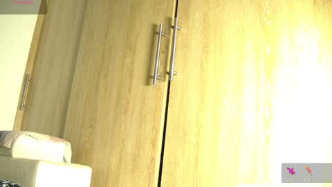 Aida  online show from 11-27-25, 11:23