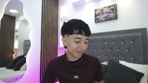 Snapshot of aiden_rivers_ chatting on 02-21-26, 01:12 Aiden online show from 02-21-26, 01:12