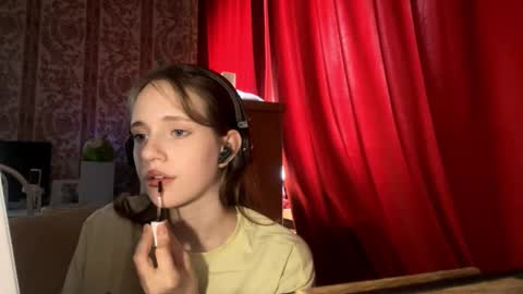 Kira online show from 10-16-25, 08:04