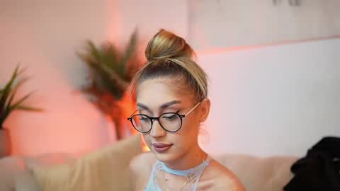  Aileen  online show from 10-28-25, 07:38