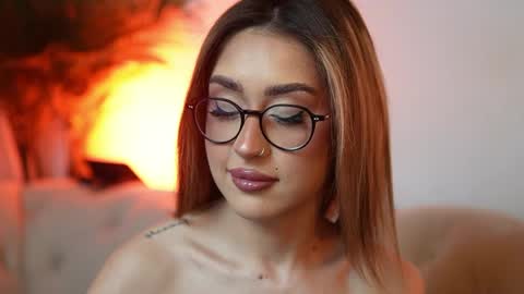 Snapshot of aileenaxa chatting on 05-14-26, 08:15 Aileen online show from 05-14-26, 08:15